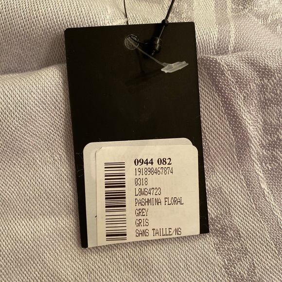 Karl Lagerfeld Floral Pashmina Shawl Scarf - Picture 7 of 7